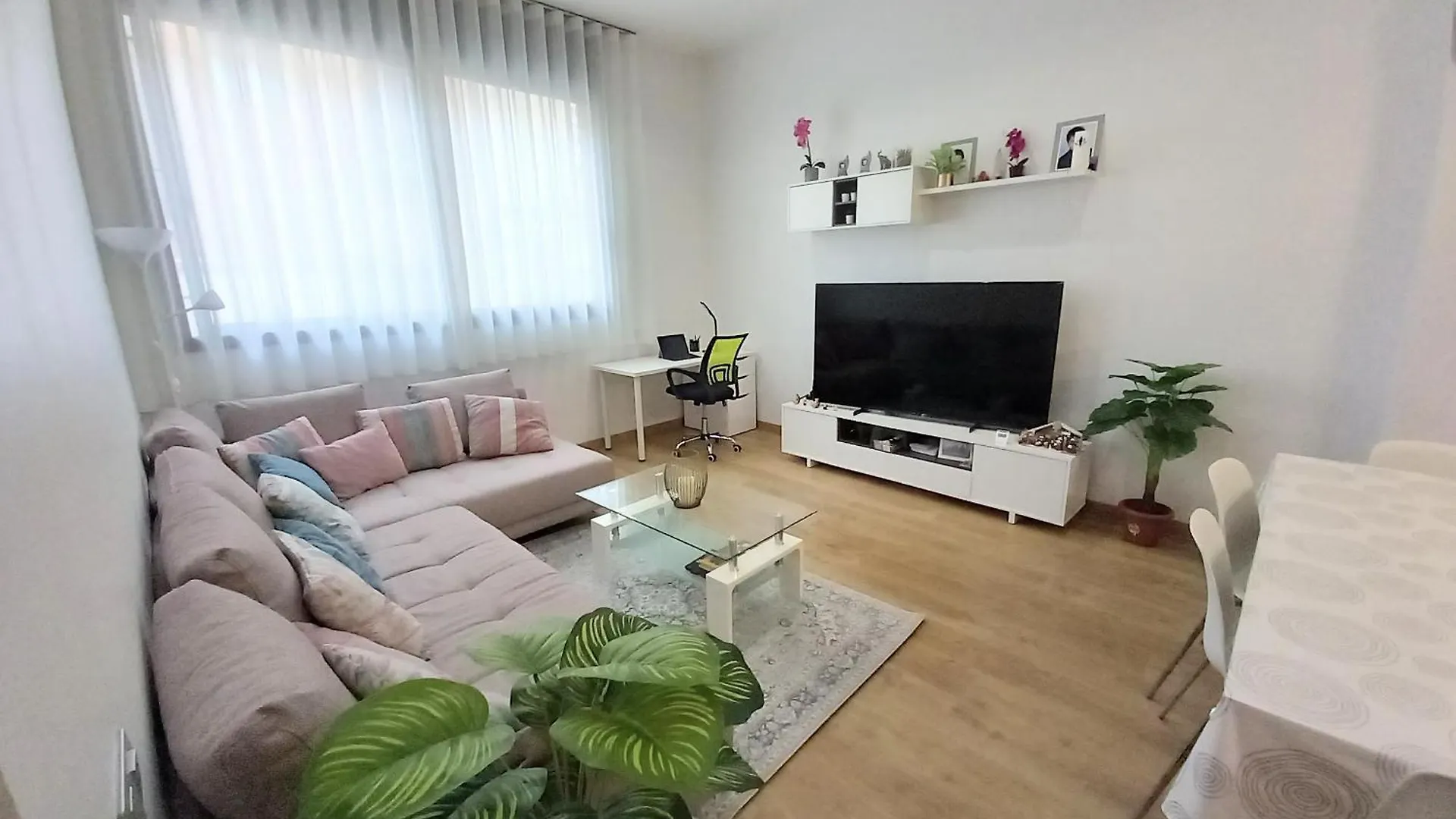 Great Room In A Great Flat Barcellona Spagna