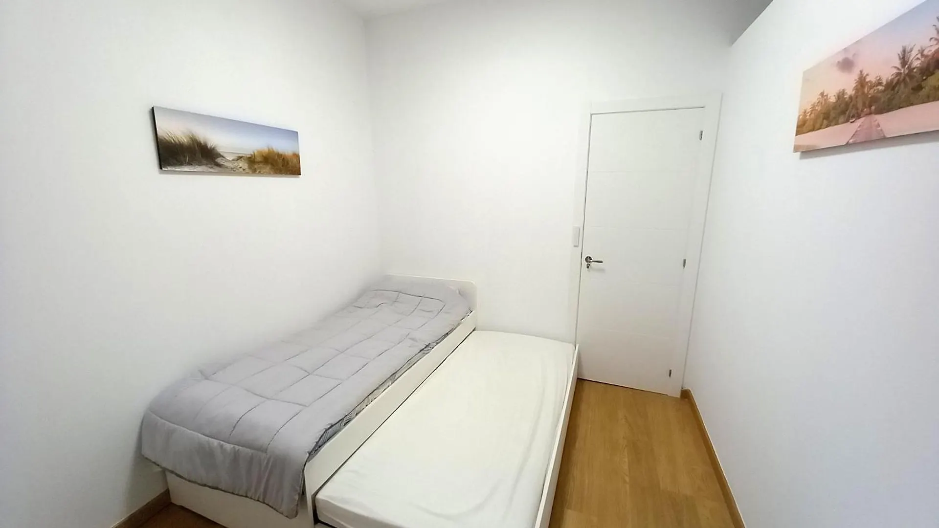 Great Room In A Great Flat Barcelona 0*,  Spain